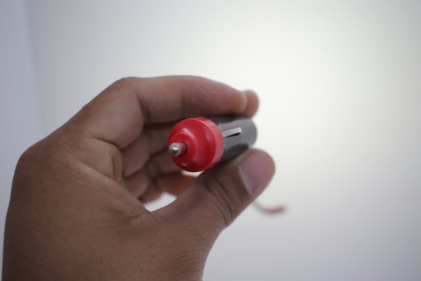 汽车烟头塞图片下载