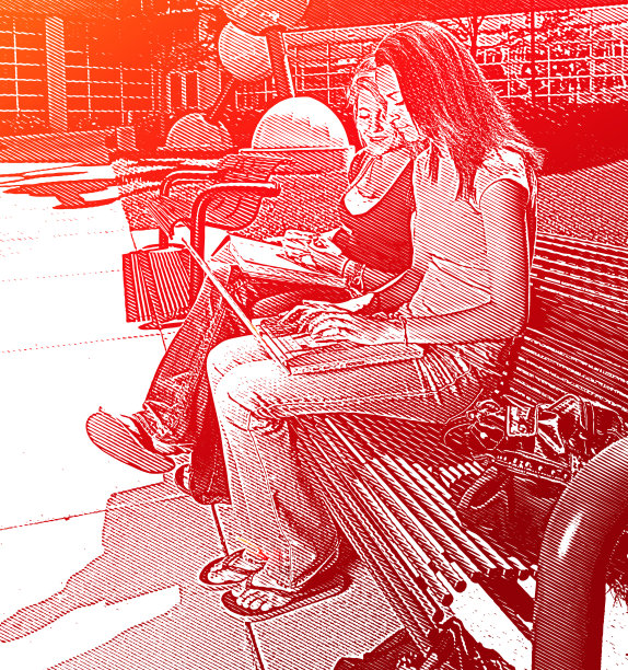 两个在校园里学习STEM的女学生图片下载