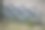 鹅卵石上的金属自行车架特写图片下载
