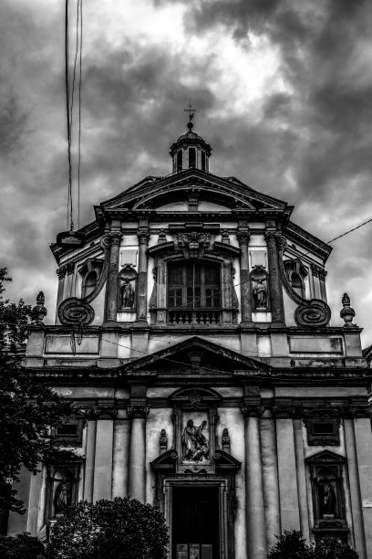 黑白相间的Santuario arcivscovile di San Giuseppe，米兰图片下载