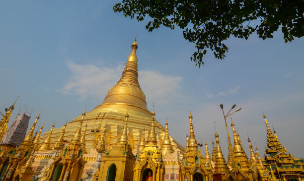 缅甸仰光的大金塔图片下载