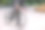 一个人用手机应用打开了停车场图片下载