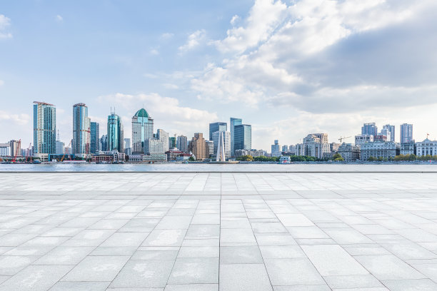 中国上海的城市广场和建筑天际线图片下载