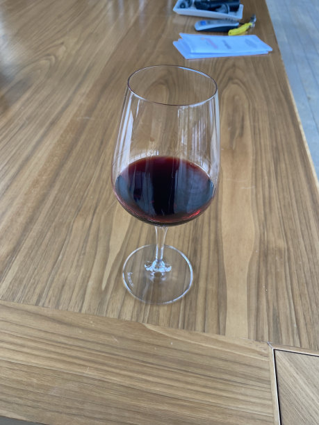 一杯红酒图片下载