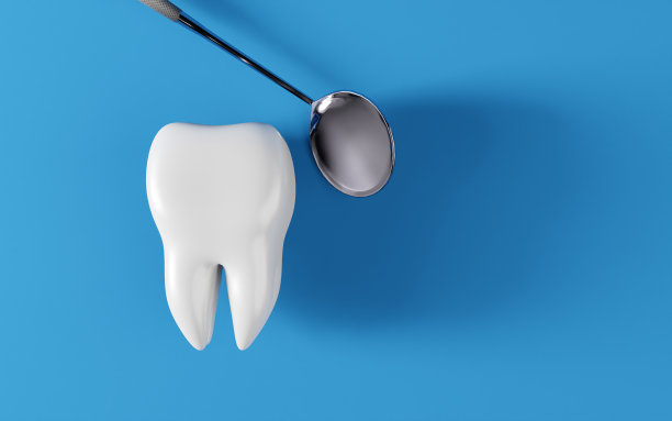 健康洁白的牙齿和牙医镜。口腔卫生和牙齿检查牙齿。医疗牙医工具，儿童保健，3D渲染图片下载