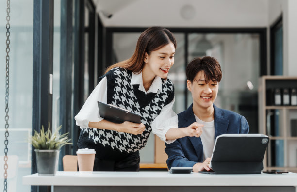 亚洲MBA学生研究资料论文项目，教育在线大学课程，认证学位课程，中英文课堂，实惠地区认证图片下载