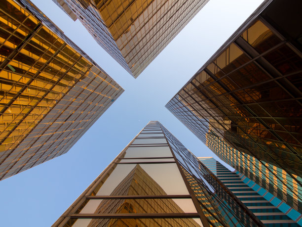 香港摩天大楼的低角度观景，玻璃反射太美了。图片下载