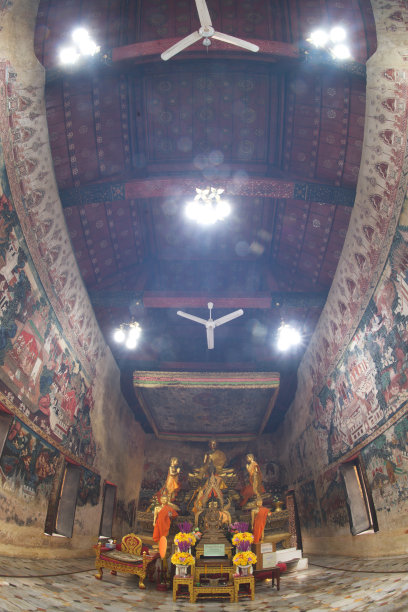 孔卡拉姆寺佛殿内部景象：灰泥砂岩佛像及壁画图片下载