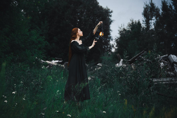 女孩的鬼魂图片下载