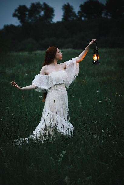 女孩的鬼魂图片下载