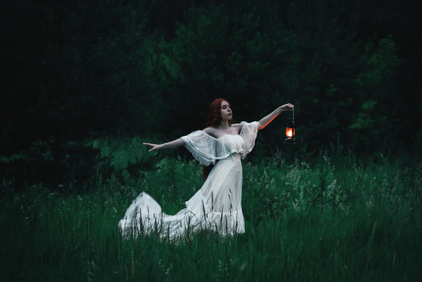 女孩的鬼魂图片下载