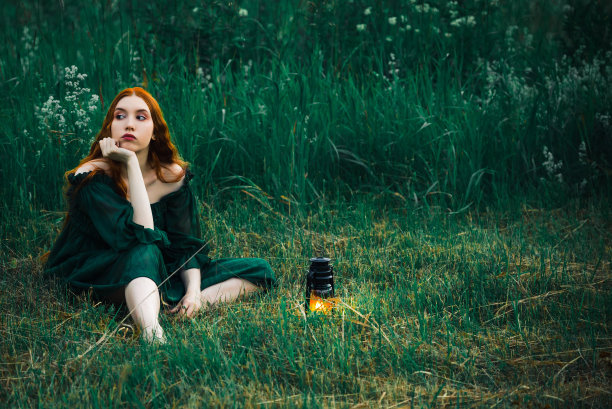 孤独的童话女孩图片下载