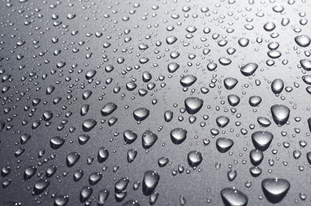 水滴在金属表面图片下载