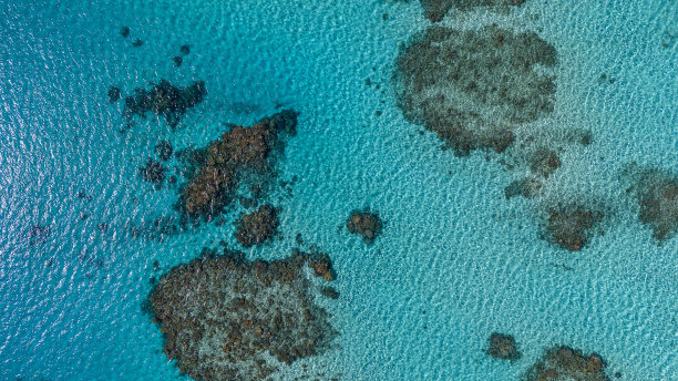 澳大利亚GBR的磁石礁鸟瞰图图片下载