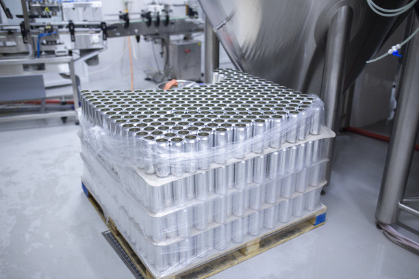 新型金属闪亮铝罐生产、仓储图片下载