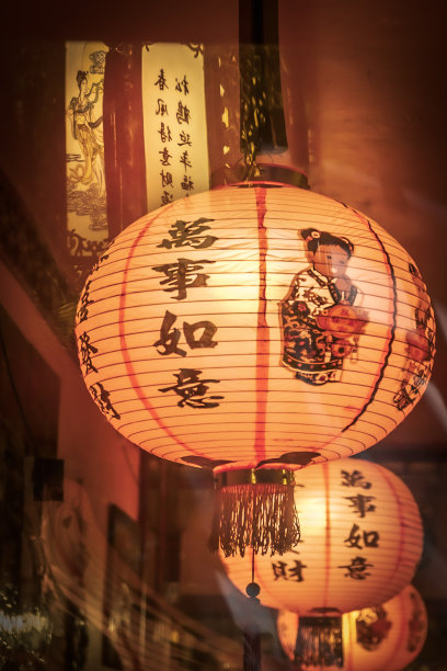 餐馆里的中国灯笼。图片下载