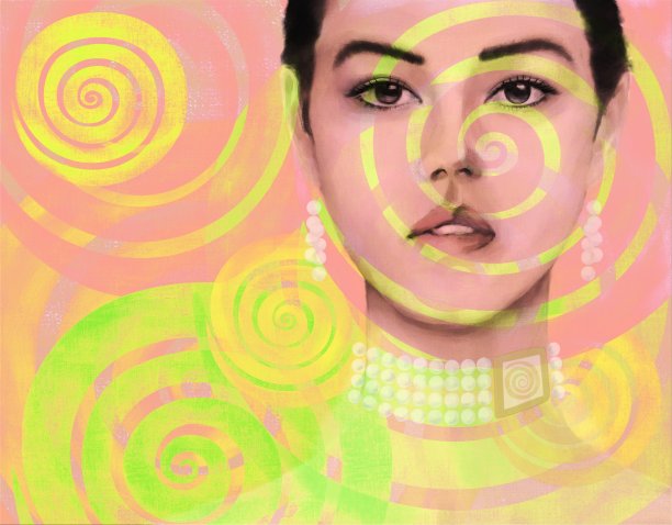 一幅有着亚洲和欧洲血统的年轻女子的肖像，上面装饰着太阳的象征图片下载