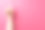 传播乳腺癌宣传月的信息。头顶上的女性手在拳头和粉红色丝带洋红色孤立设置，适合文字或宣传材料图片下载