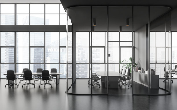 灰色商务室内配有会议桌椅，全景窗图片下载