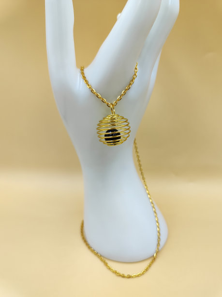 由配饰和珠子自己动手制作的服装珠宝吊坠，自己动手，珠宝大师。哥特装饰概述图片下载