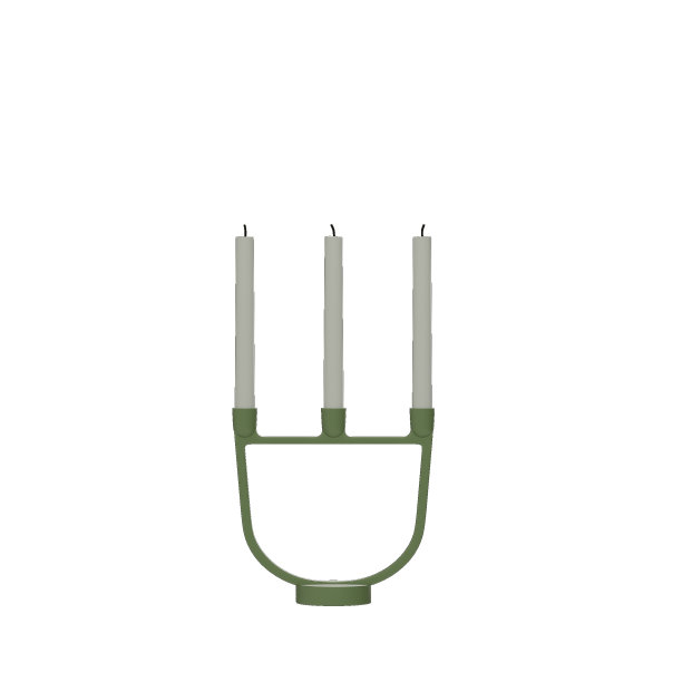 白色背景下的架子上放着三支蜡烛图片下载