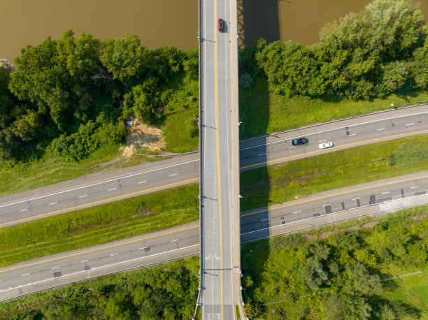 2023年8月航拍的奥韦戈村，泰奥加县，纽约。图片下载