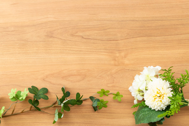 木材背景上的酒香。图片下载