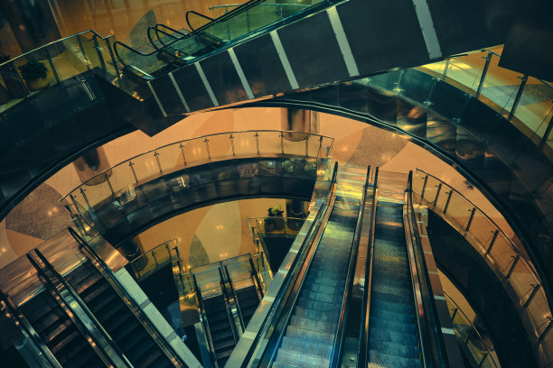 商场内的自动扶梯图片下载