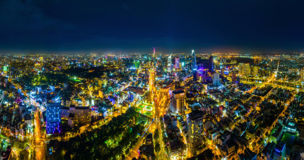 越南胡志明市或西贡市黄昏全景。图片下载