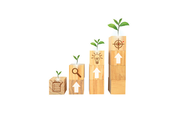 放置木块作为朝向目标和树符号的台阶。目标进步与成长理念。商业理念的成功成长过程孤立在白色背景上。图片下载