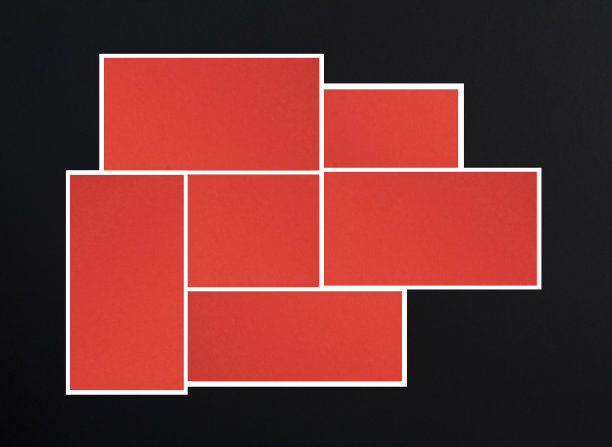 为黑色背景上的文本创建了红色模板。拼贴画。副本的空间。图片下载