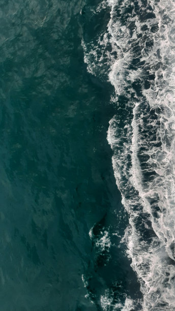 海洋中的泡沫图片下载