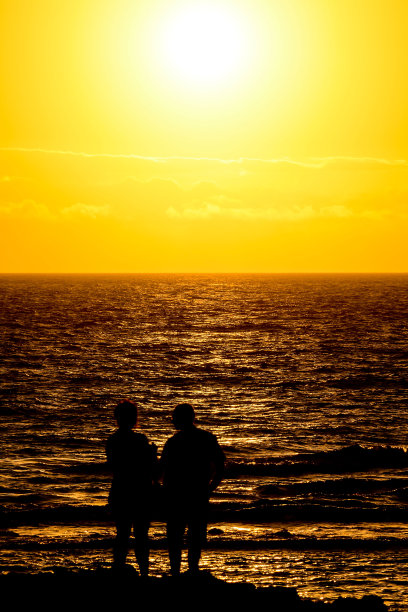 太阳落山，日落，太阳，海洋，水，夏天，天空，海滩，假期，美丽，反射，傍晚，背景，自然，美丽图片下载