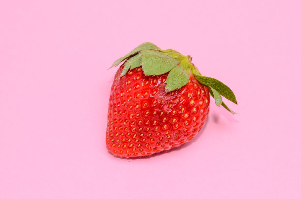 鲜熟草莓图片下载