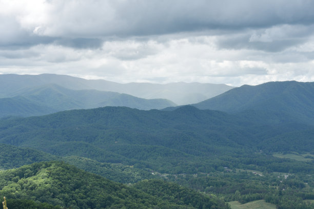 云在山上图片下载