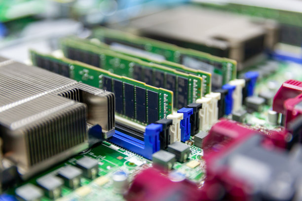 IT数据中心开放式多处理器服务器机箱内视图图片下载