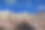 蓝蓝的天空映衬着瓦片屋顶图片下载