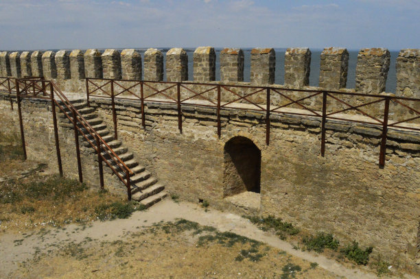 乌克兰阿克曼要塞的有漏洞的防御墙图片下载