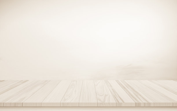 木制露台的模糊和圣诞的背景概念。木白色的桌面透视在自然的天空中与光和山模糊的背景图像为产品展示蒙太奇。图片下载