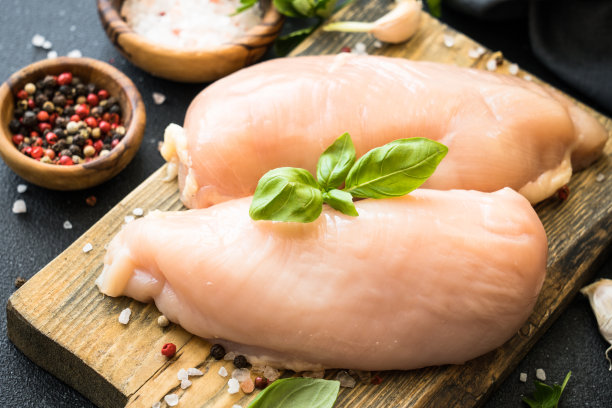 鸡柳，生鸡胸肉，暗底调味。图片下载