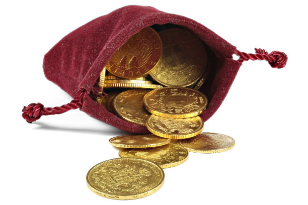 天鹅绒钱包里装着19 /20世纪欧洲流通的各种金币图片下载