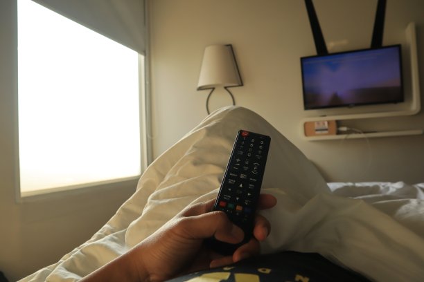 遥控器在手，特写图片下载