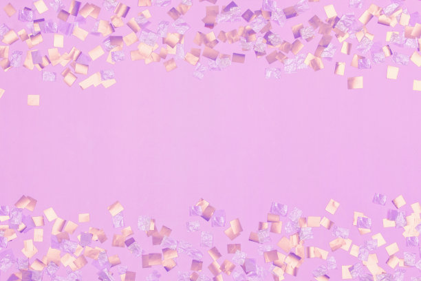 淡粉色背景上的方形金色假日亮片图片下载