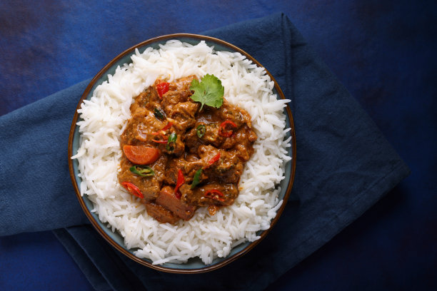 咖喱牛肉和印度香米图片下载