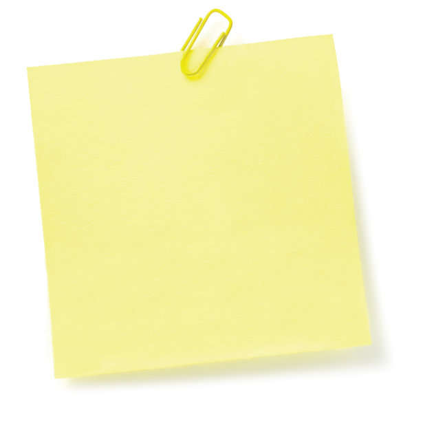空白空白的黄色待办事项清单便利贴和回形针，大型详细隔离的不干胶便利贴复制空间微距特写，白色背景，柔和阴影图片下载