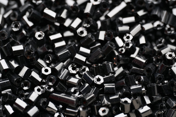 珠子。无缝图案与小装饰物。一堆珍珠。珠宝。图片下载