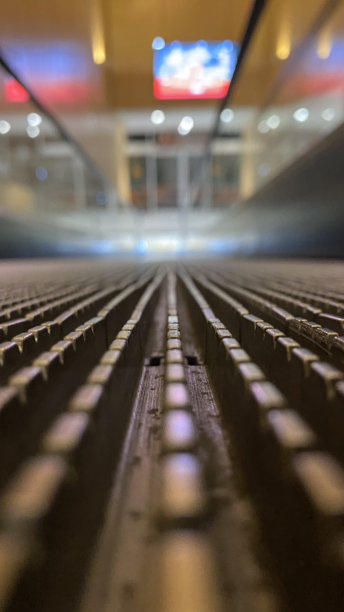 电梯的照片图片下载