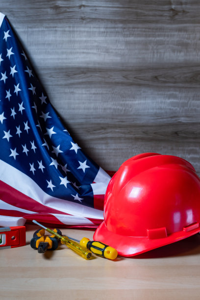 木质背景上的建筑和制造工具，劳动节背景图片下载