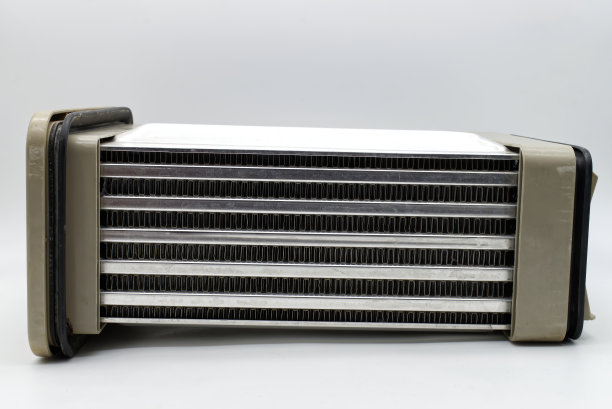 烘干机滤芯隔离在白色背景上图片下载