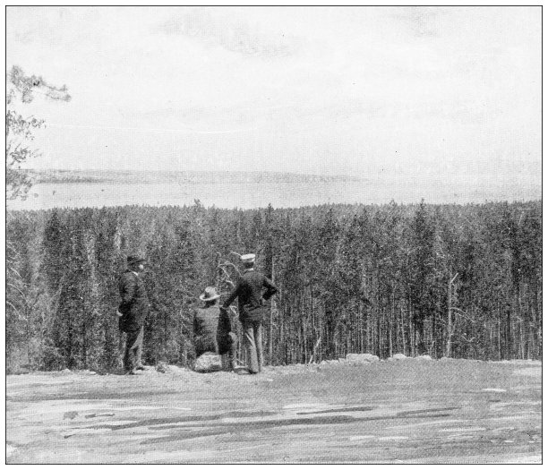 黄石公园的古董旅游照片:黄石湖图片下载